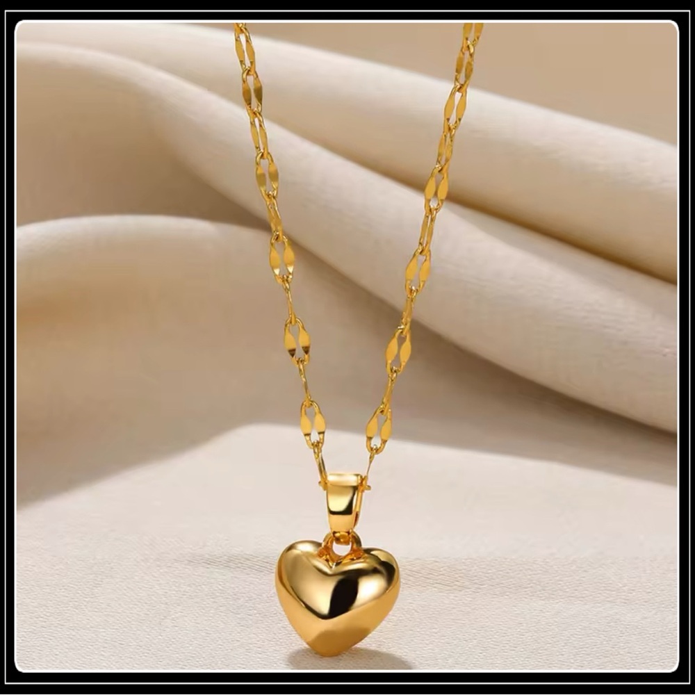 Clearance! NEW GOLD PUFF HEART ROMANTIC  NECKLACE PENDANT